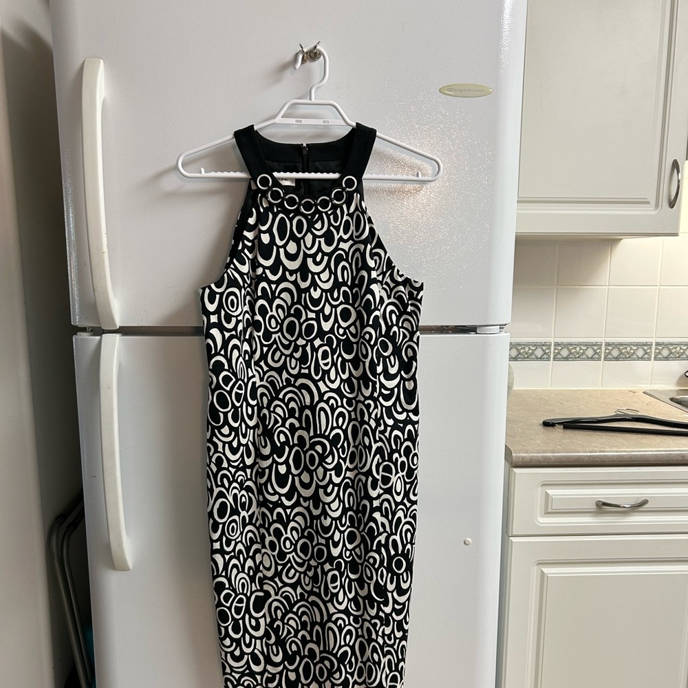 Evan Picone Black Midi Dress Size 8
Like New
5 star rating